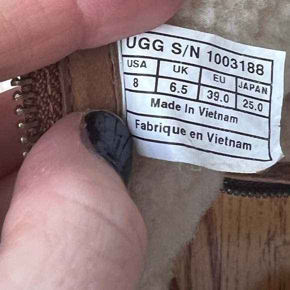 UGG Women’s Katerina Tall Chestnut Sherpa Boots Size 8 - Picture 8 of 8